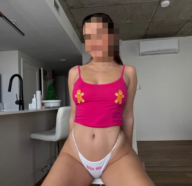 Linda mulher em curta temporada  venha me conhecer