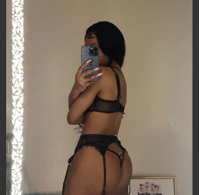 SOU LORENA , UMA JOVEM AFRICANA QUE AMA O PRAZER